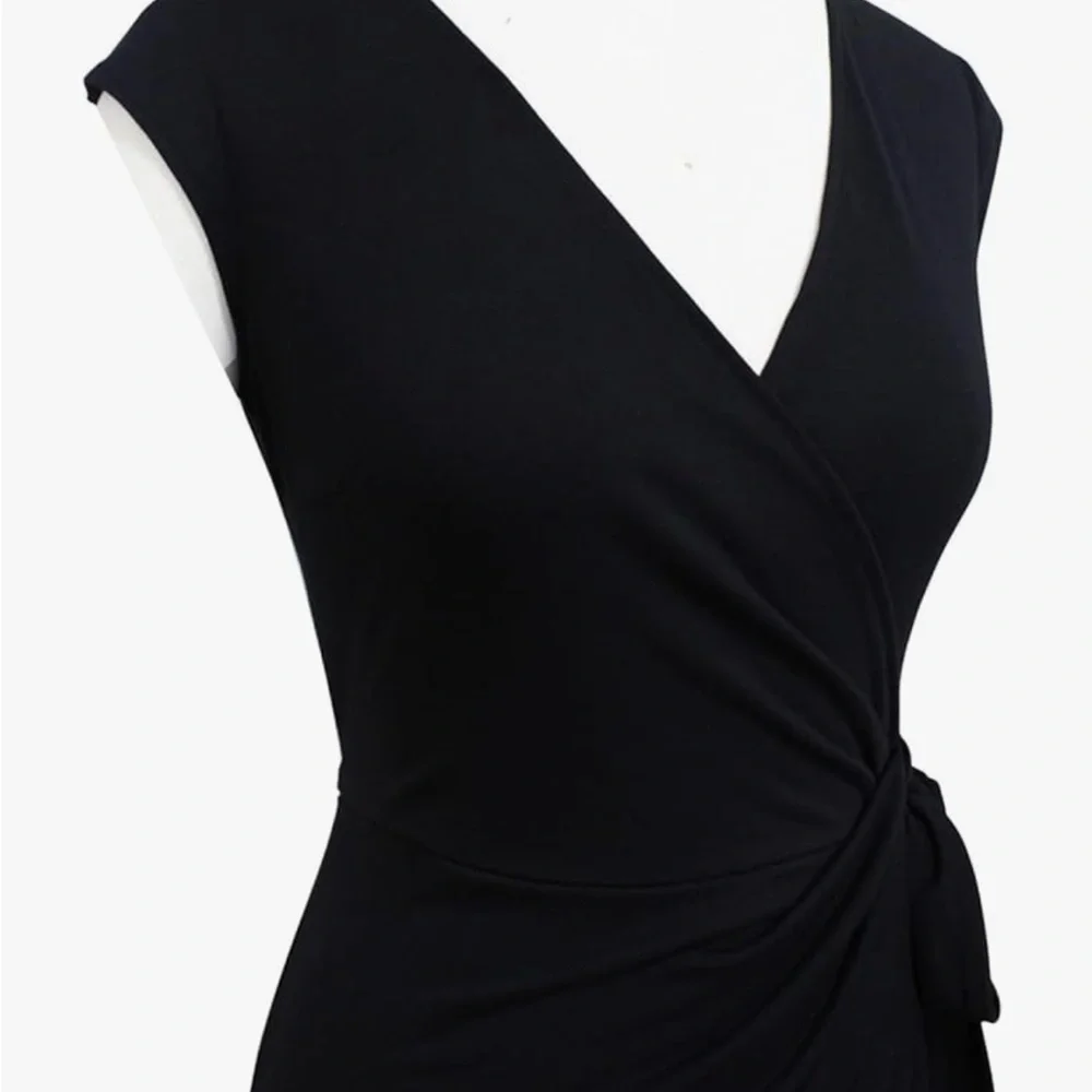 Elegant Black Wrap Midi Dress - Picture 6 of 7